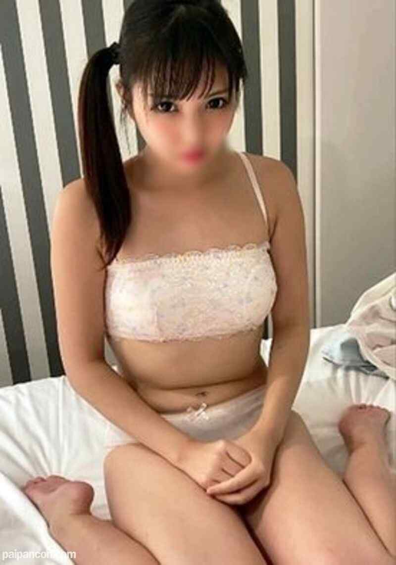 FC2-PPV-1527795 - 【無修正】顔を歪めながら大人のチンポを受け入れる親友の妹に妊娠するまで中出し交尾(特典動画にてゴックン公開してます) cover.jpg