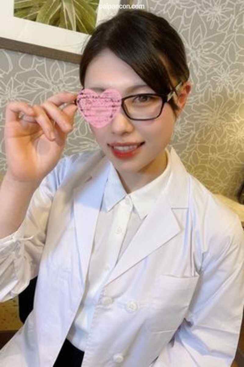 FC2-PPV-1818561 - 名門大卒の保健室の美人先生。欲望を解放した汗だくセックスでデカクリおマンコに大量中出し＆ねっとり濃厚フェラで黒メガネに大量顔射＆白衣のままびしょ濡れシャワーセックス