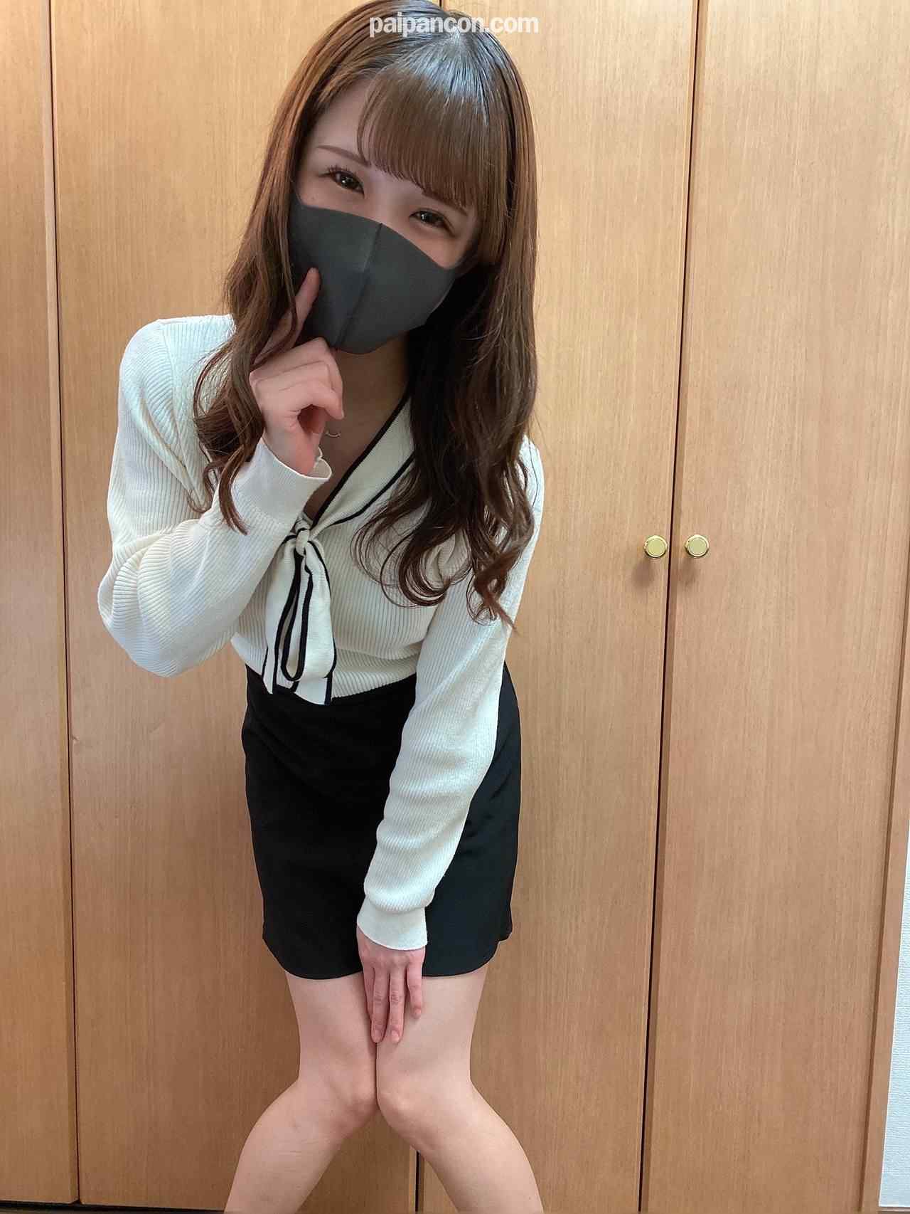 FC2-PPV-1888524 - 【童貞即尺】出会ってすぐ童貞くんの洗ってない臭いチンポを玄関で即尺。5分我慢出来たら生中出し※完全顔出し thumbnail_0.jpg
