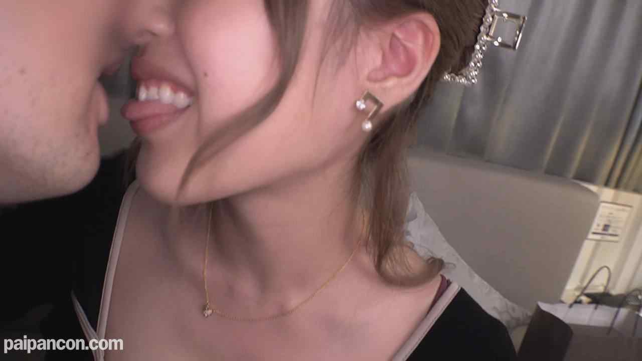FC2-PPV-2441540 - ☆エロ過ぎる美巨乳Eカップ☆新宿〇〇美容部員（２２）と潮吹きまくりの発情おせっせ thumbnail_2.jpg