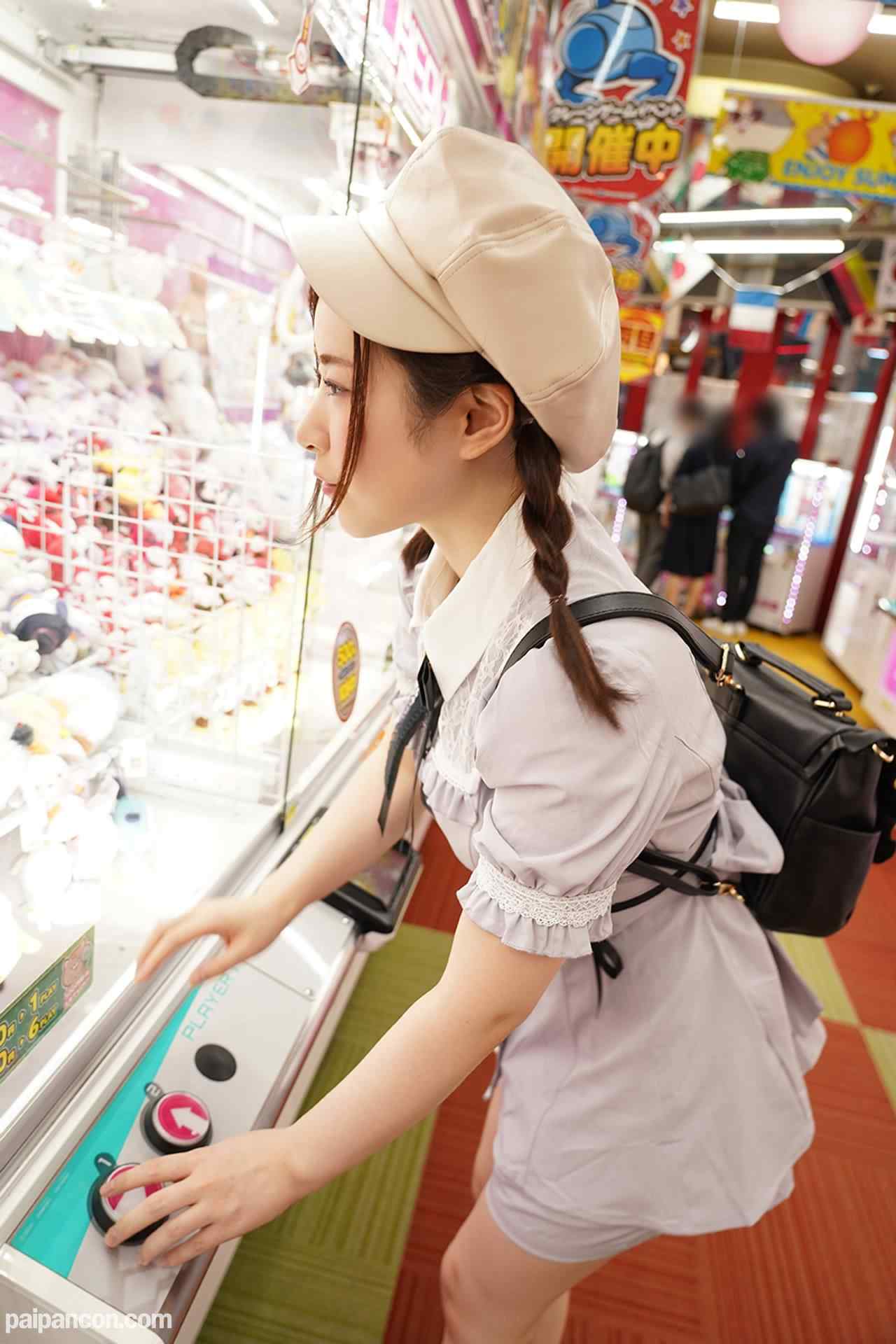 FC2-PPV-2468802 - 【配信の裏側、流出】めちゃかわ♥(20歳) フォロワ４万！人気ゲーム配信女子大生、男子大生とゲーム配信中に軽イキ☆垢BANギリギリのフェラ＆中出しSEX映像流出♥伝説個人撮影 thumbnail_8.jpg