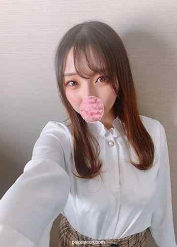 FC2-PPV-2482925 - 18歳で乃木坂レベルの女の子。無許可流出。名器なアイドルマンコに中出し射精し逆流する大量精子。さらに彼女初のパイズリ挟射したのだが・・・