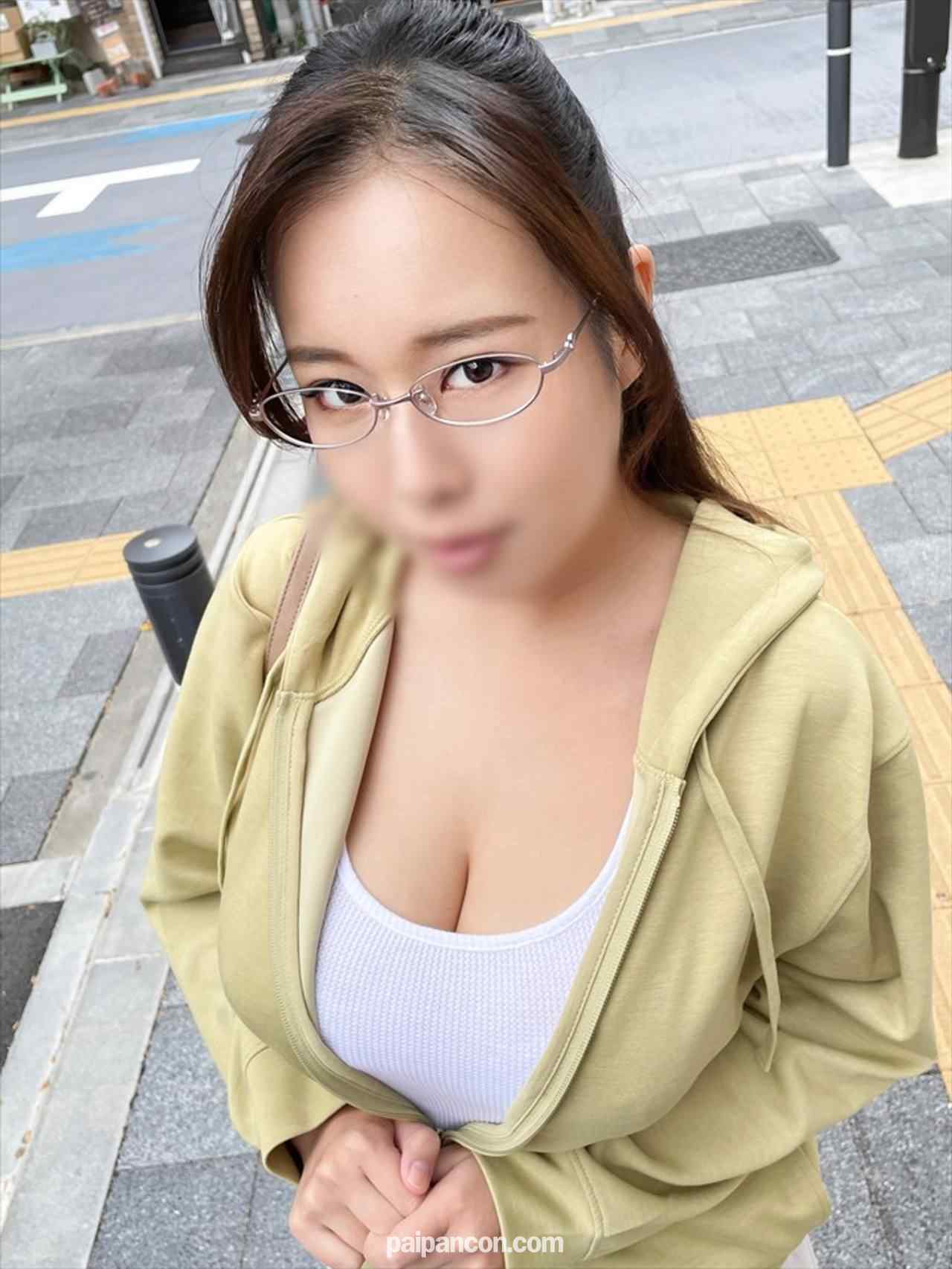 FC2-PPV-2707706 - 爆乳メガネ地味子介護士25歳。Jカップ爆乳揺らし下品に昇天ガンギマリ!!絶倫巨根チンポピストン連打で飛びまくり中出し卍ハードコア【ロケットぱいぱい♥】 thumbnail_1.jpg