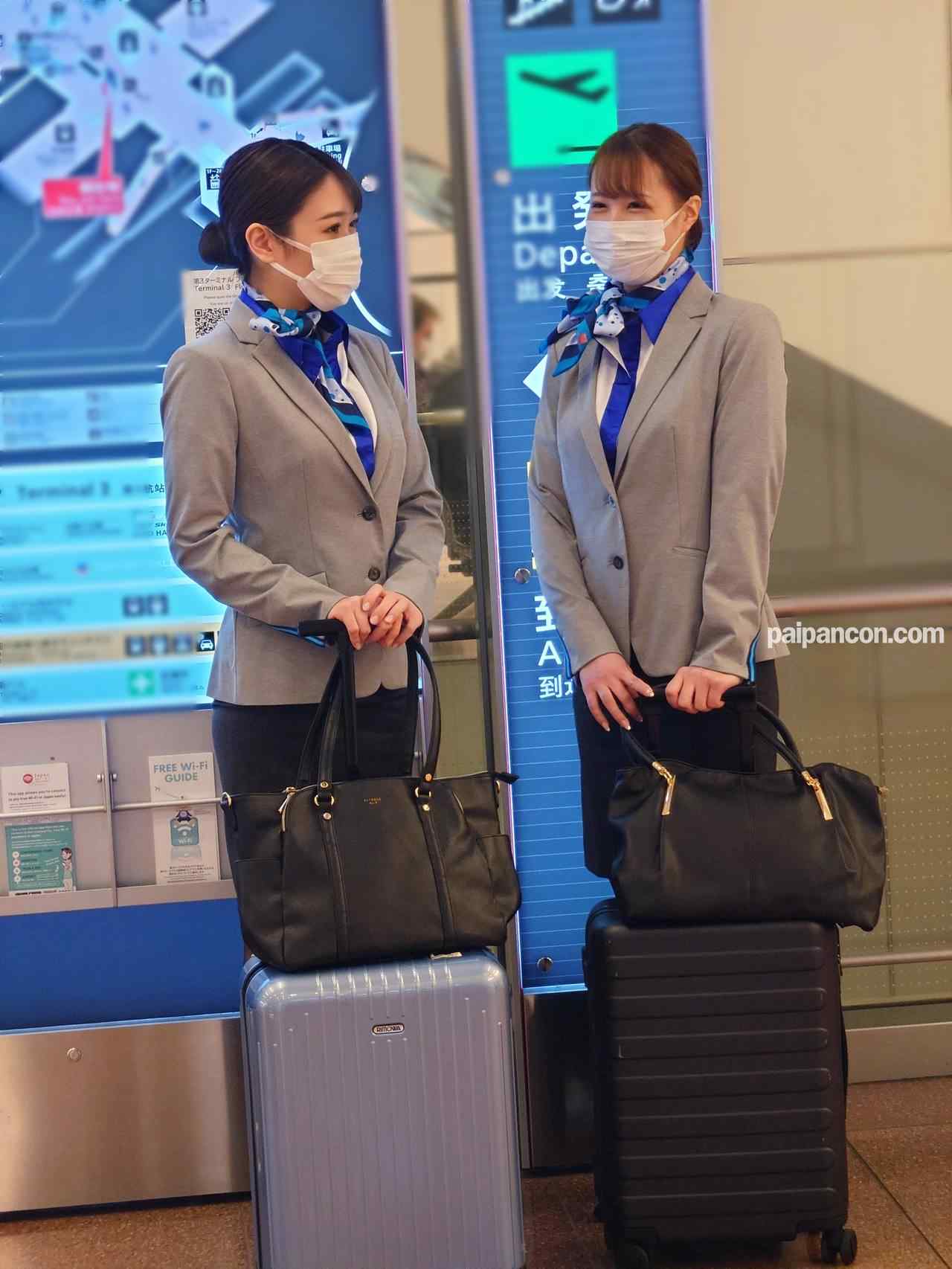 FC2-PPV-2760507 - 美しい現職ＣＡ。勤務中を隠し撮り。下ろした髪型が可愛い私服姿でデート、カラオケ店でいたずら。美しい制服姿で４Ｐ大乱交。【限定発売】 thumbnail_1.jpg