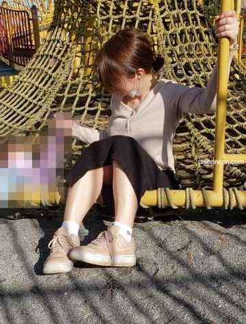 FC2-PPV-2777644 - 【個人】ママ友と優雅に団欒する美人妻を連れ去り、お子さんの勉強中に巨根で、、、