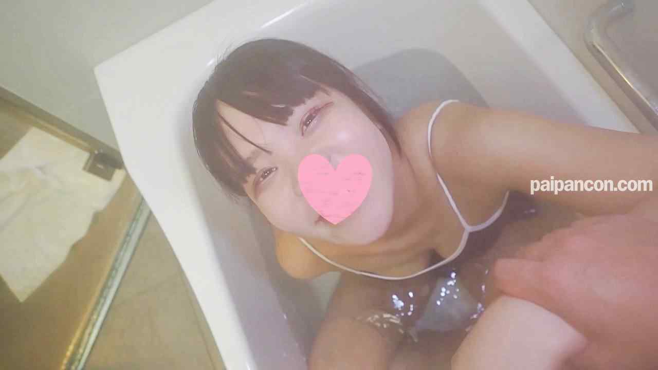 FC2-PPV-2962157 - 1本のおまけ動画あり【無修正】【ろり巨乳】【スク水】19歳Gカップのツンデレ娘♥天使の笑顔で焦らし手コキ、悪魔のような見下しパイズリ。若い娘にイジメられて敗北感たっぷり射精...自尊心崩壊 thumbnail_9.jpg