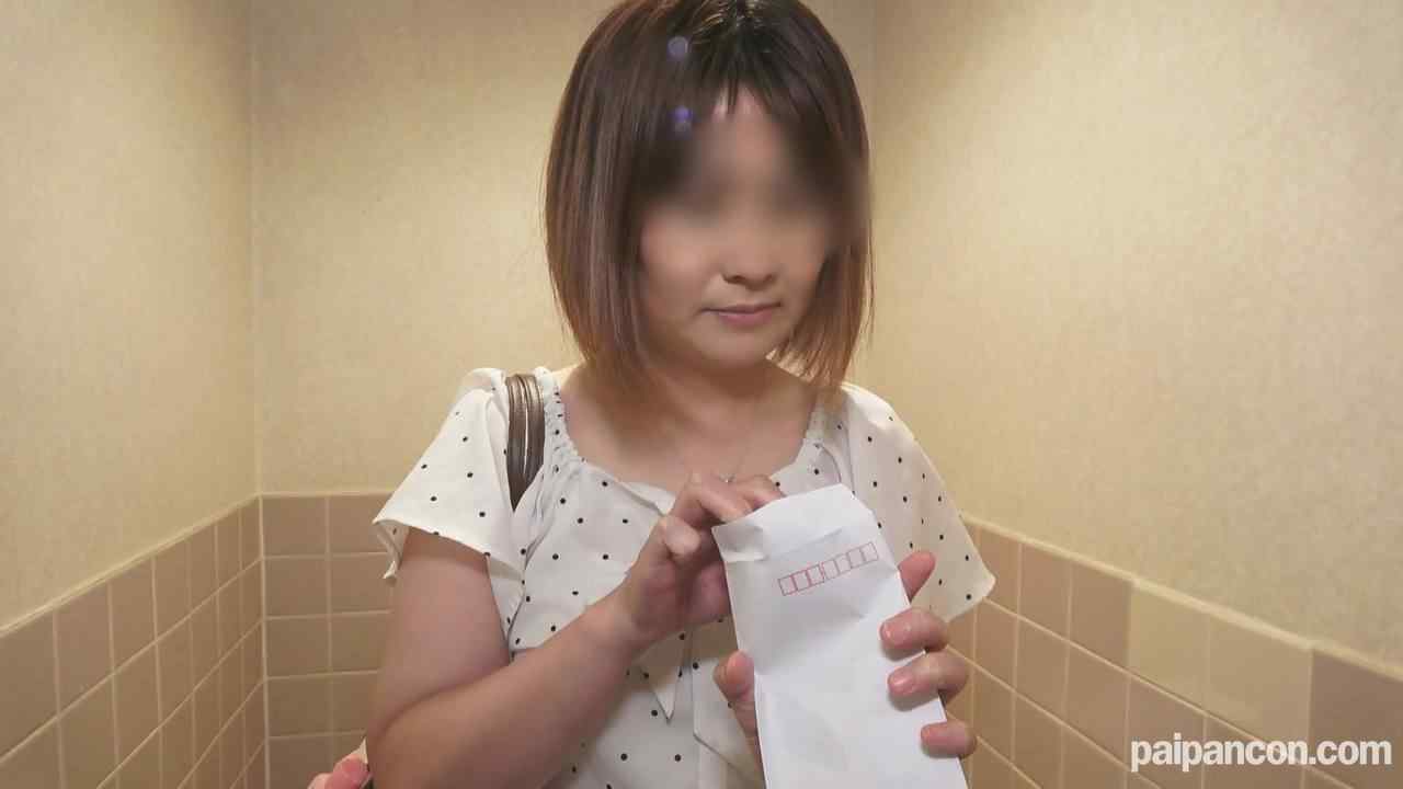 FC2-PPV-3064750 - 【無修正ｘ個人撮影】お稽古の月謝の支払いの為に体を売る人妻…自分の子供が水泳教室の時間に、公民館の多目的トイレで￥交でお金を稼ぐ主婦に中出しを強要！ thumbnail_2.jpg