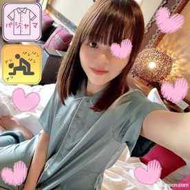 FC2-PPV-3137701 - 【パジャマ★モナシ】パジャマdeおじゃま♥合法ろり♥ボッキ乳首の美乳ちっぱい♥ツルツルの美オメコに太い指が入ったら腰が浮いちゃう♥お兄さんになった気分でイジメちゃう♥ cover.jpg