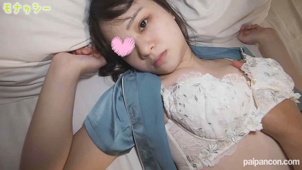 FC2-PPV-3137701 - 【パジャマ★モナシ】パジャマdeおじゃま♥合法ろり♥ボッキ乳首の美乳ちっぱい♥ツルツルの美オメコに太い指が入ったら腰が浮いちゃう♥お兄さんになった気分でイジメちゃう♥ thumbnail_2.jpg