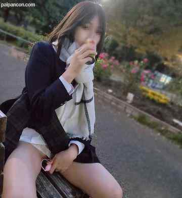 FC2-PPV-3141837 - 【2005年生】色白巨乳美少.女④明るい公園でおもちゃを入れさせ散歩～2回中出し