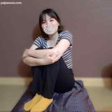 FC2-PPV-3288174 - 5月は処女祭りで開始！！幼い顔立ちもそのはず【SEXの回数２回】で途中リタイアした女の子に完全中出し、初老の巨チンに処女膜完全貫通
