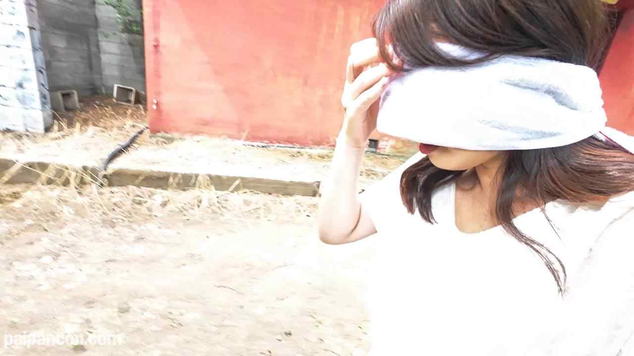 FC2-PPV-4011236 - 【無修正ｘ個人撮影】お隣の美熟女、田舎にある大家さんの家に連れて行き、大家が留守中をいいことに敷地内で青姦不倫SEX！野外で大胆中出しに大興奮ｗ thumbnail_1.jpg