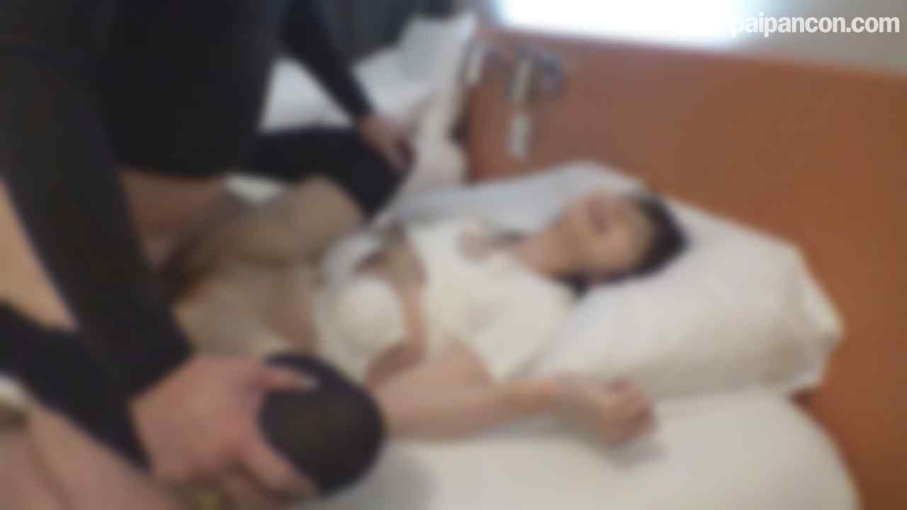 FC2-PPV-4544718 - [無修正・完全素人・中出し・潮吹き]＜ちっぱい貧乳のゆるふわ系のおねえさん＞真面目そ～な雰囲気なのに実は・・・ど淫乱ｗ極狭マンコにチンコがねじ込まれイキ狂う絶叫淫乱SEX！ thumbnail_4.jpg