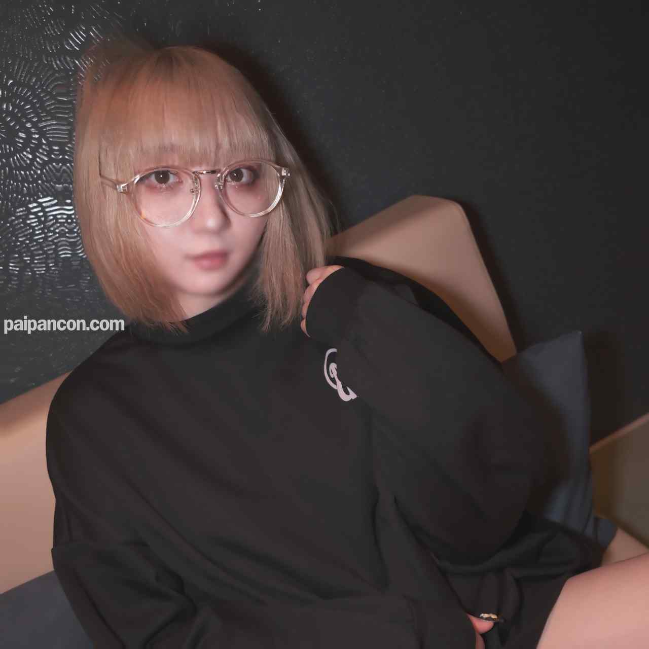 FC2-PPV-4731301 - 【12迄990pt】【初撮】1/8歲専門1年生声優志望。ネカフェで声を押しころしてこっそりピストン。緊張感で興奮し、締め付けのパイパンマンコに種付け。 thumbnail_1.jpg