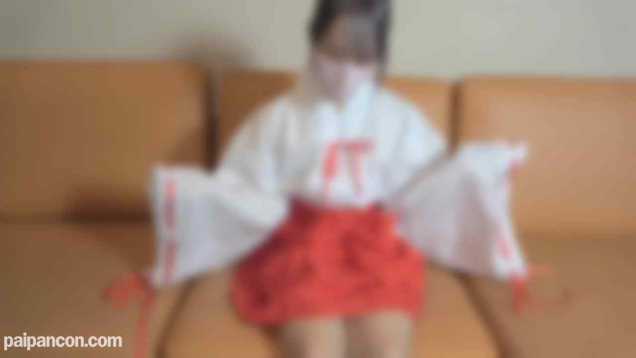 FC2-PPV-4734497 - 【個撮/素人】エッチな巫女さん登場。低身長かつ清楚な姿はまさしく巫女さんのイメージにピッタリ。パイパンマ〇コに大量中出しで種付けしていくっ thumbnail_1.jpg