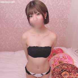 FC2-PPV-4777892 - 【初撮り／４発射】あざとカワイイ小柄でショートカットの看護**がエロスイッチ入ってチンポを激しく締め付ける。マンコに残った大量の精液をお持ち帰りしていった。 cover.jpg