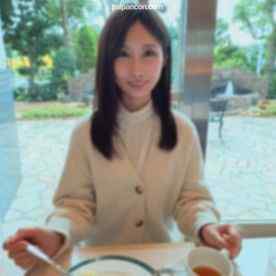 FC2-PPV-4833973 - 上品な美人奥様、実は旦那とハメ撮りするのが趣味。他の人にもハメ撮りされてみたいということで旦那も了承の上、中出しハメ撮り。